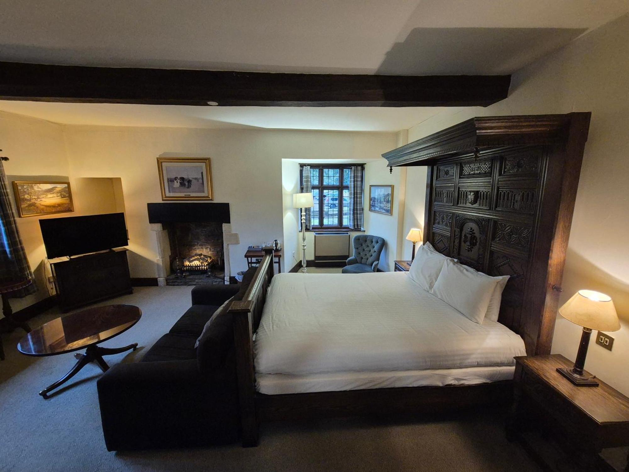 Cwrt Bleddyn Hotel & Spa Ъск Екстериор снимка