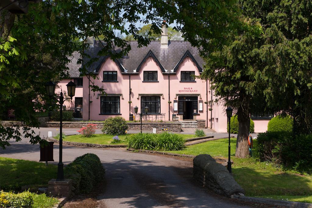 Cwrt Bleddyn Hotel & Spa Ъск Екстериор снимка